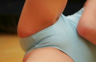 XXX لاتین, بئاتریس سکس کندرا لاست و معصوم گربه در چمن