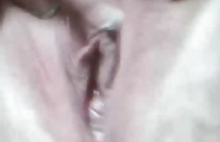 XXX عوضی جوان بدون از دست دادن فرصت خود را به یک عضو سکس با کیفیت hd از سلول.