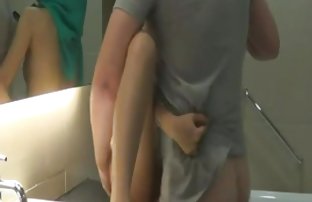 XXX یک مرد بدون دانلود رایگان فیلم سکسی hd صورت کوبیدن در یک مکان در دهان او