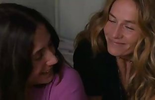 XXX زرق و برق دار در جوراب ساق بلند می شود سکسی اچ توسط یک مرد سفید پوست