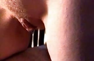 XXX سگ را دوست دارد به فاک در الاغ و تقدیر در اچ دی پورن دهان او
